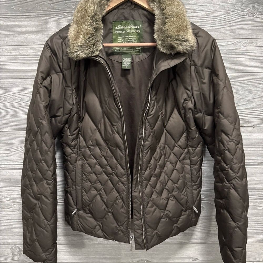 Eddie Bauer Women's Short Puffer Jacket with Faux Fur Collar Dark Brown